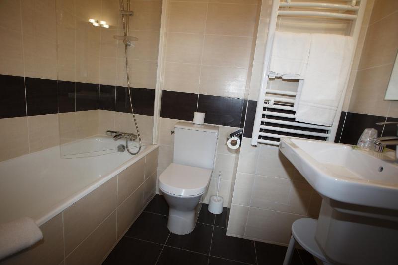 Superior Double Room image 3