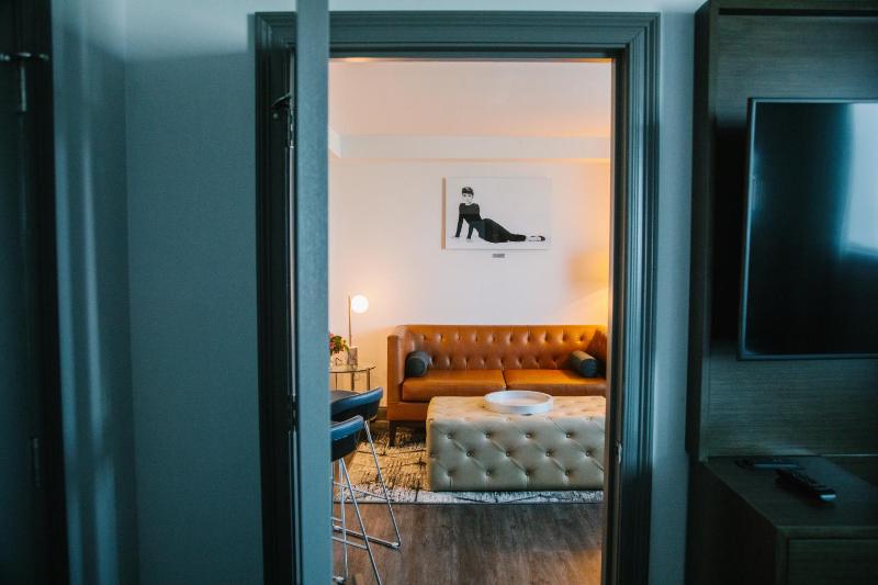 Two Bedroom King Double Queen Luxury Suite image 3