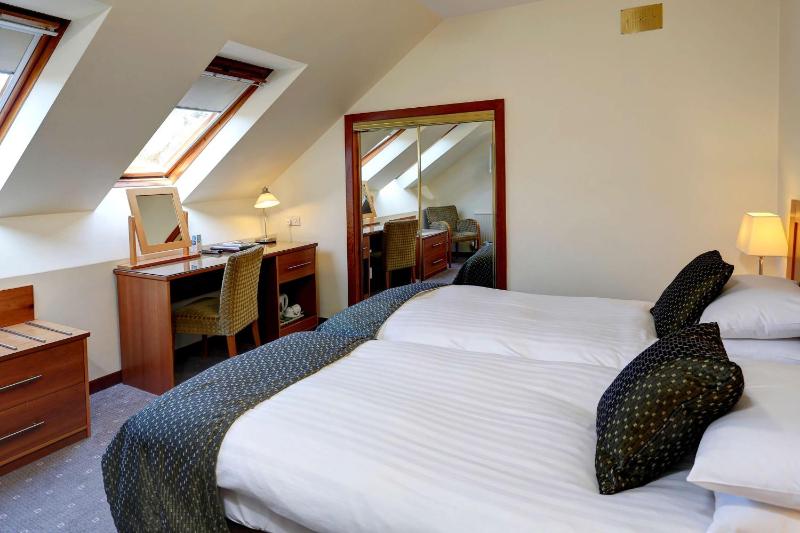 Standard Twin Room image 1