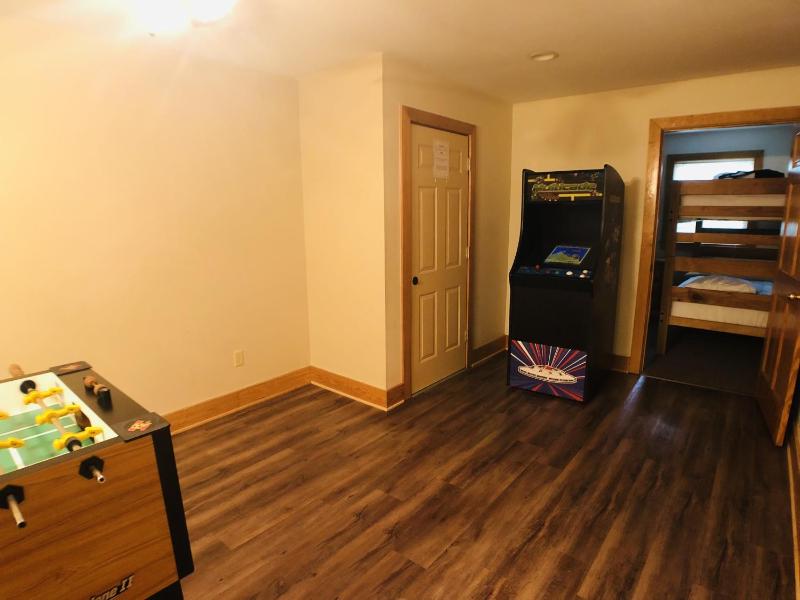 Quiet Condo with Retreat Atmosphere - image 21