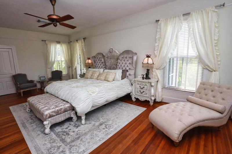 Virginia Point INN - image 4