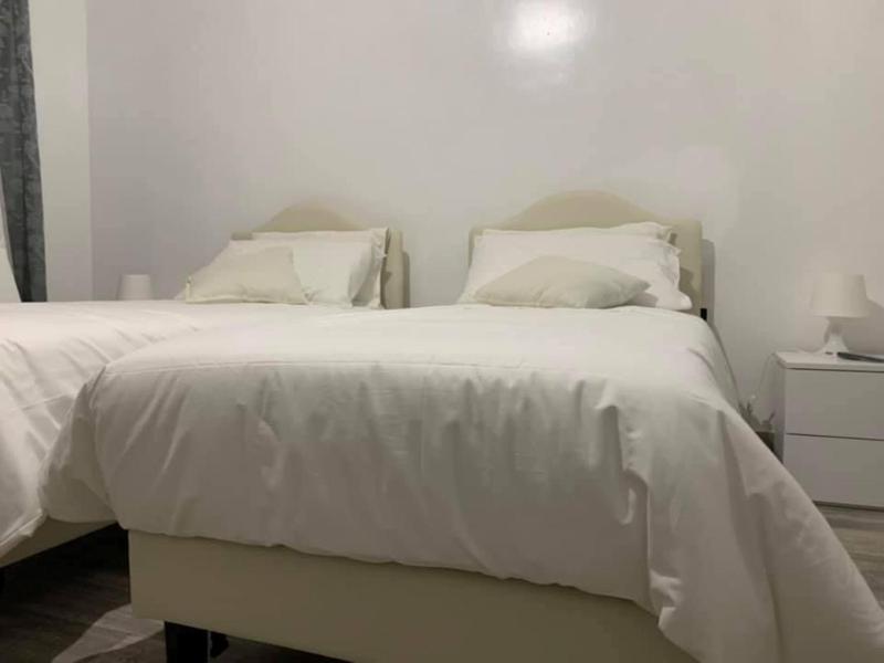 Deluxe Room image 3