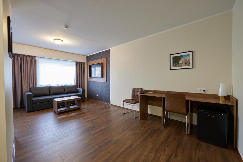 Family Room image 4