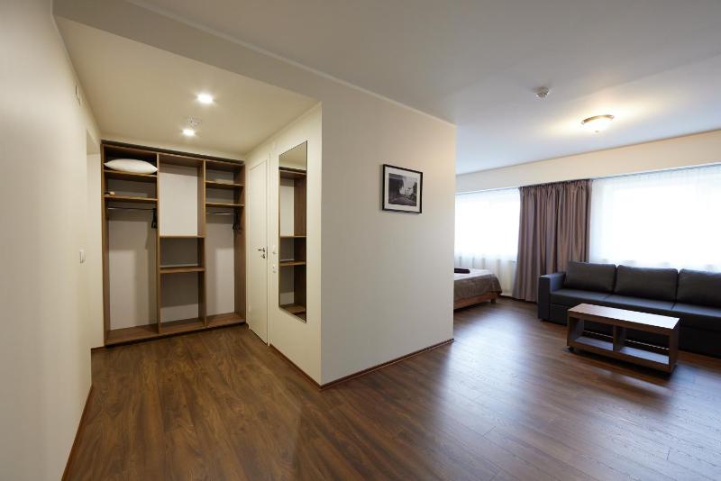 Family Room image 2