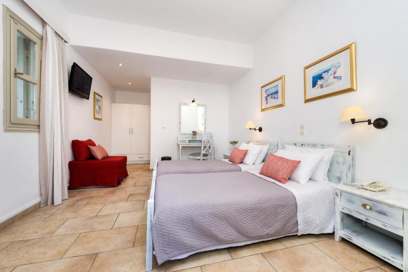 Standard Triple Room image 1