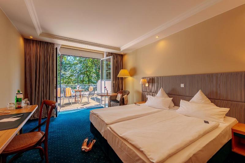 Comfort Double Room - Park Views image 1