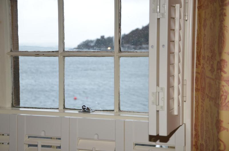 Double Room with Sea View image 4