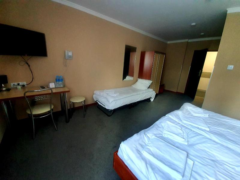 Family Room image 1