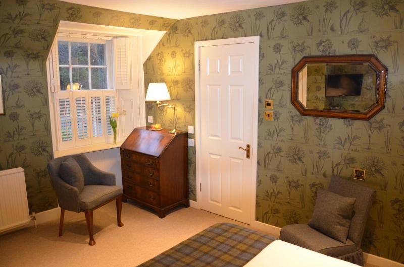 Double Room with Garden View image 3