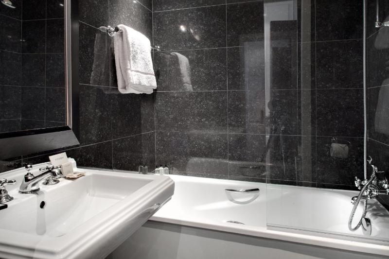 Superior Room image 4