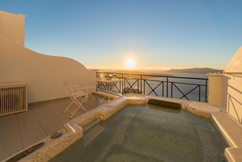 Deluxe Double or Twin Room with Outdoor Hot Tub image 3