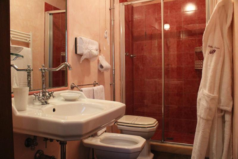 Double Room image 4