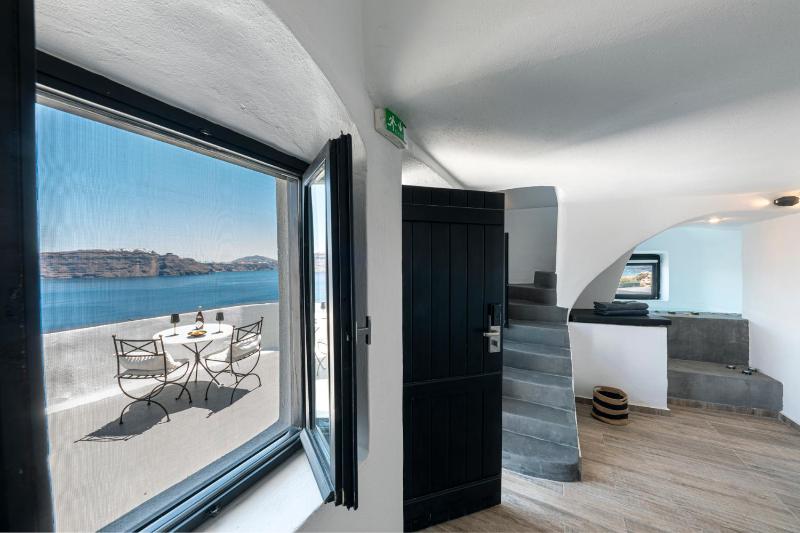 Pearl of Caldera Oia - Boutique Hotel by Pearl Hotel Collection - image 15