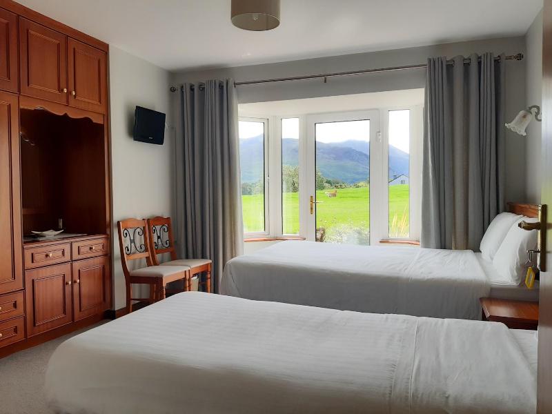 Double or Twin Room image 2