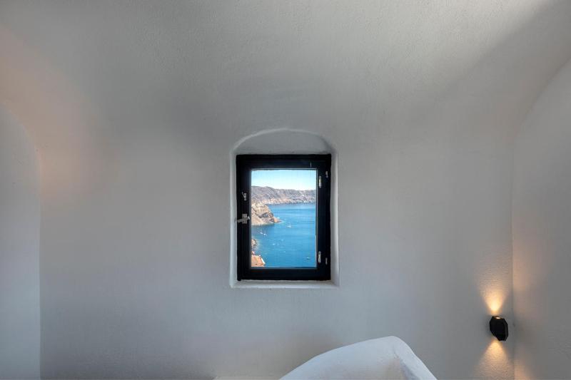 Pearl of Caldera Oia - Boutique Hotel by Pearl Hotel Collection - image 10
