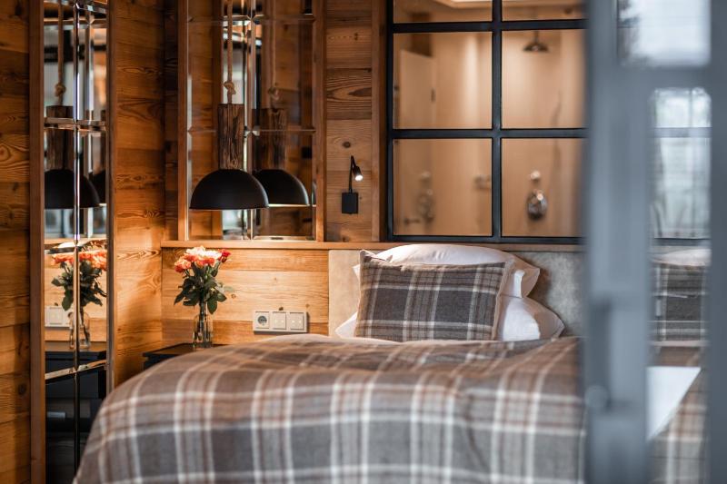 Signature Suite image 4