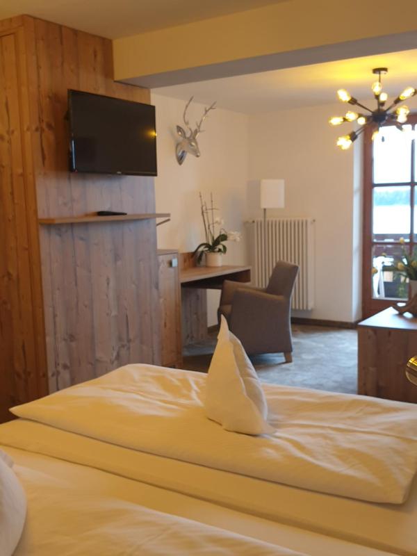 Loge Room image 3