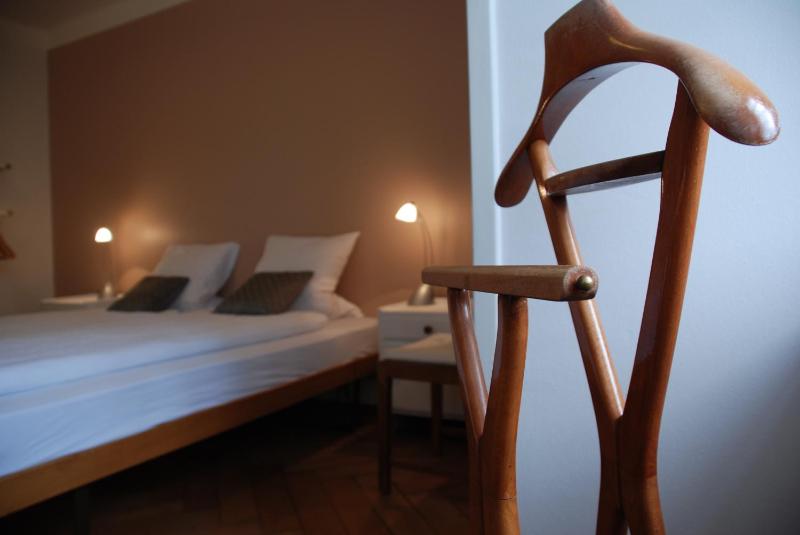 Double Room with Shared Bathroom image 4
