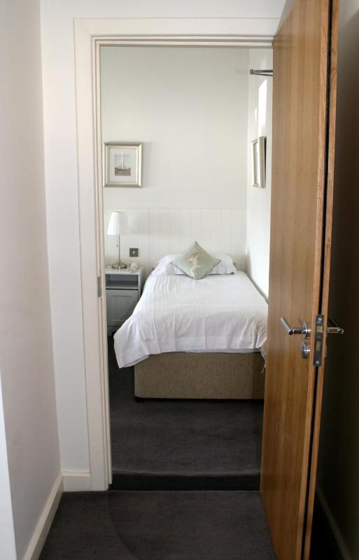 Classic Single Room image 1
