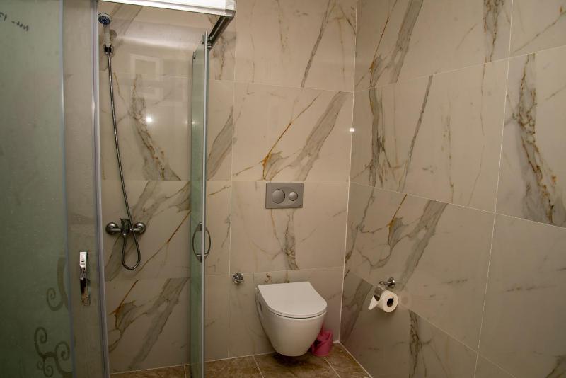 Quadruple Room with Garden View image 4