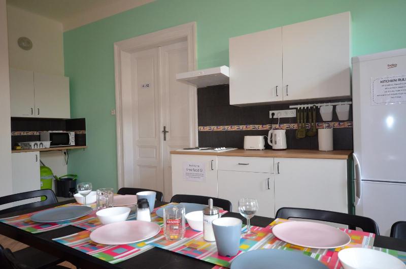 Bed in 6-Bed Mixed Dormitory Room image 4