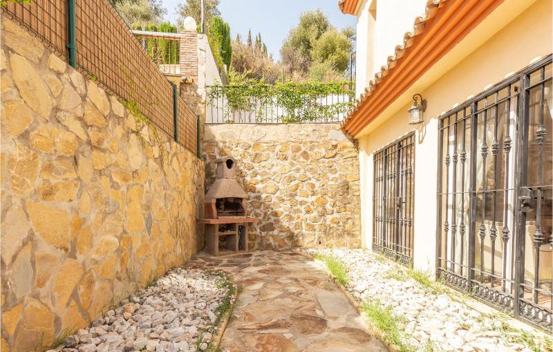 Cozy Home In Benalmádena - image 9