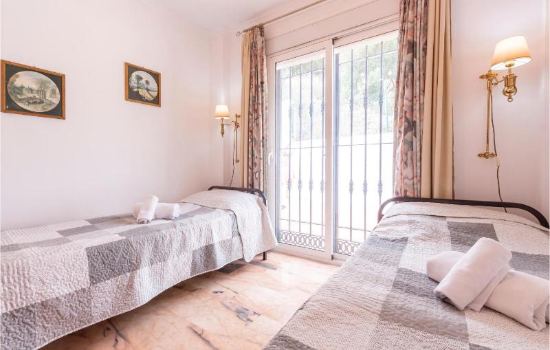 Cozy Home In Benalmádena - image 26