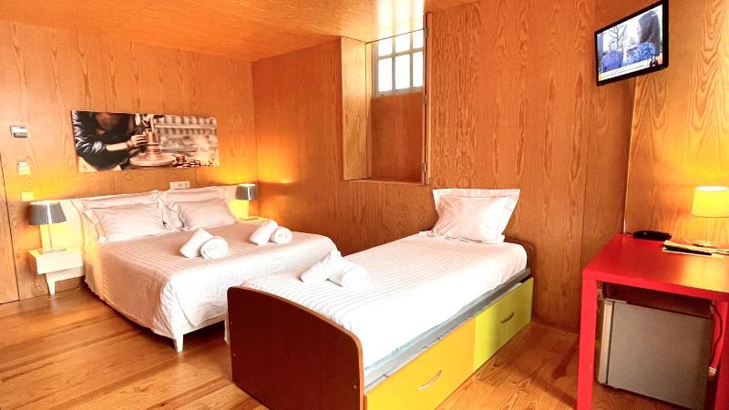 Double Room with Extra Bed (3 Adults) image 1