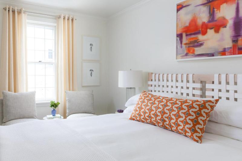 Superior King Room image 2