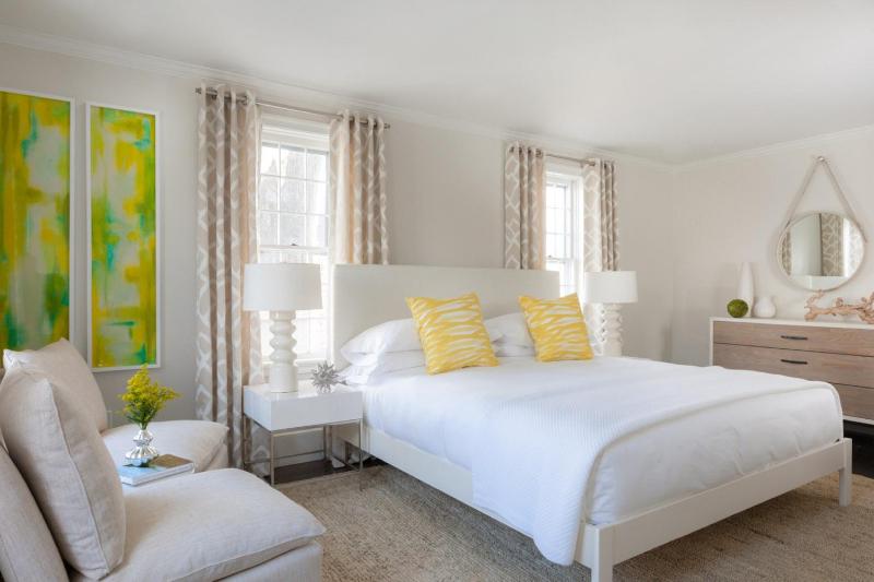 Superior King Room image 3