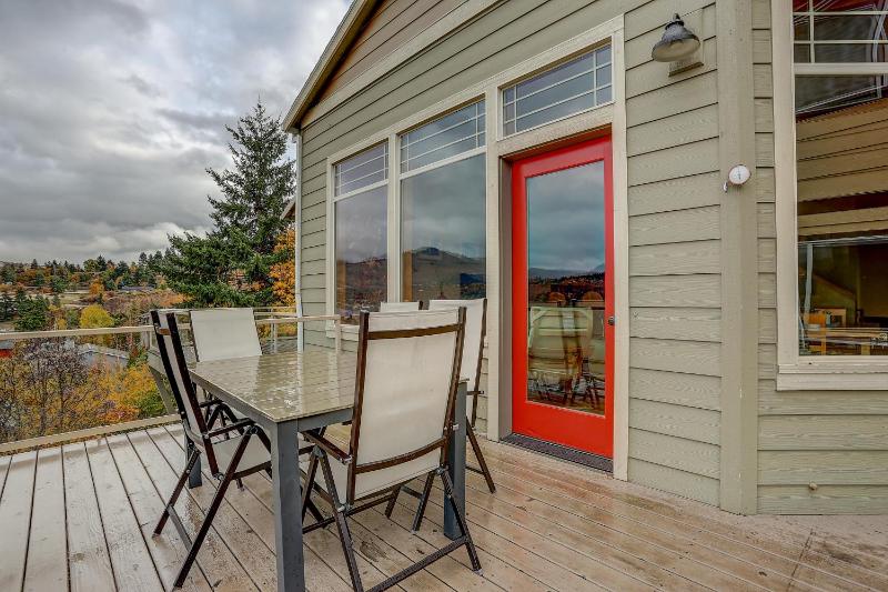 Three-Bedroom House image 3