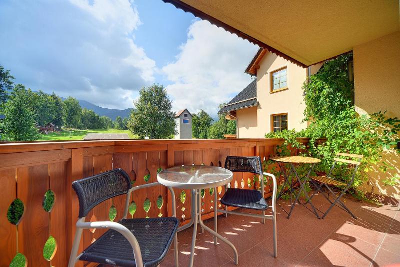 Nowoczesne Apartamenty Sun Seasons 24 w Karpaczu z Parkingiem by Noclegi Renters - image 1
