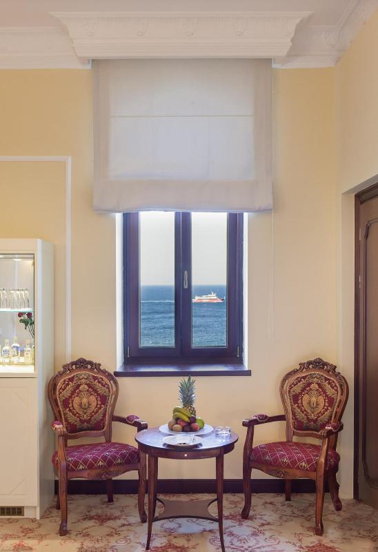 Classic Room Sea View image 4