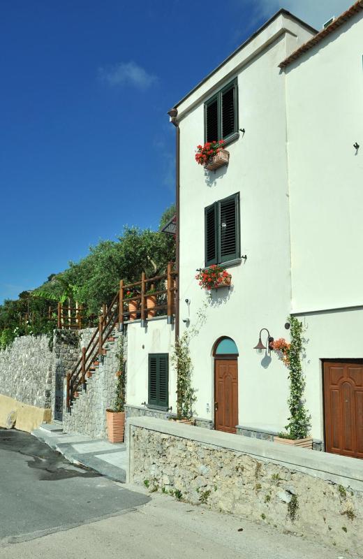 Double Room with Street View image 3
