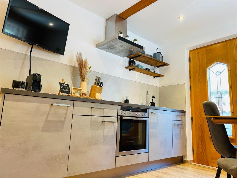 One-Bedroom Apartment souterrain image 4