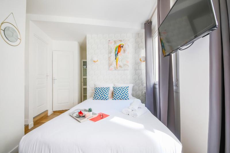 Two-Room Apartment image 1