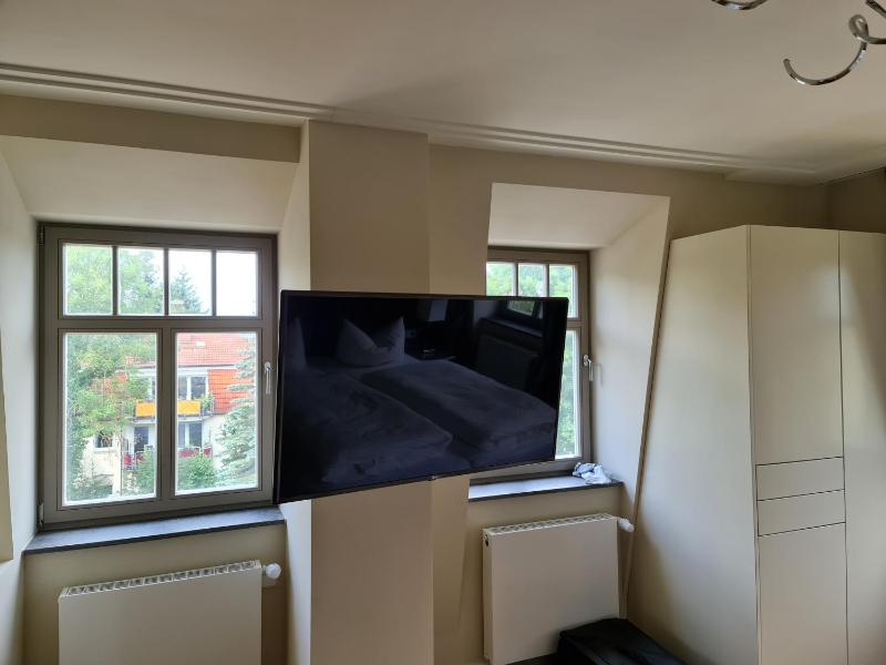 One-Bedroom Suite image 3