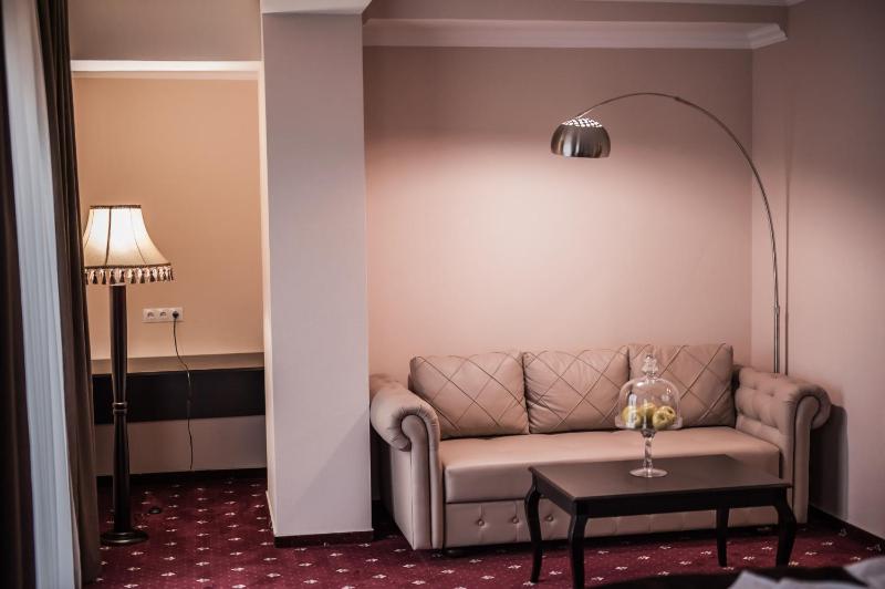 Deluxe Suite image 4