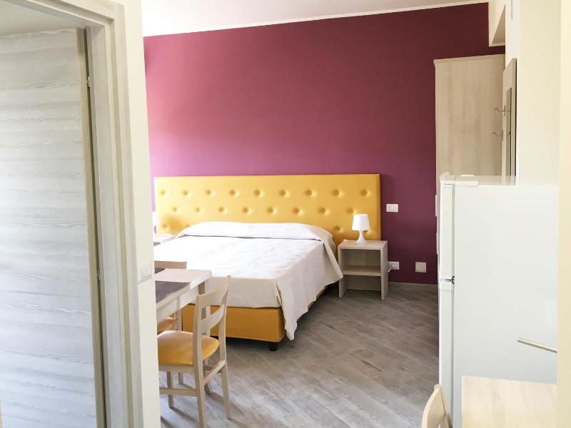 One-Bedroom Standard Apartment image 1