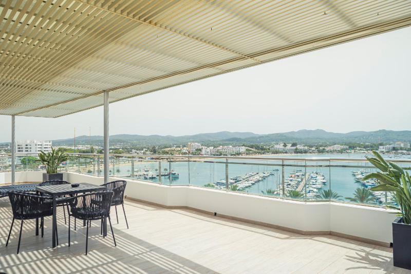 Penthouse Suite with Terrace and Sea View image 1