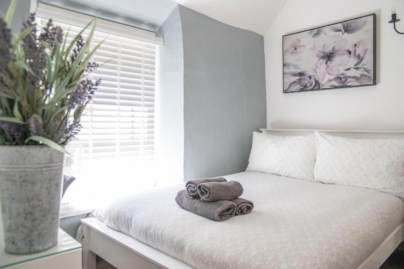 Double Room with Private Bathroom image 4