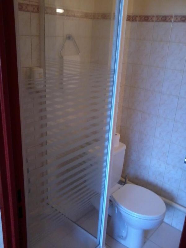 Double Room image 3