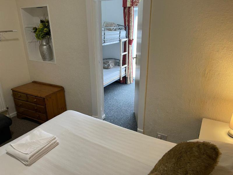 Backpackers Blackpool Hotel & Suites - image 5