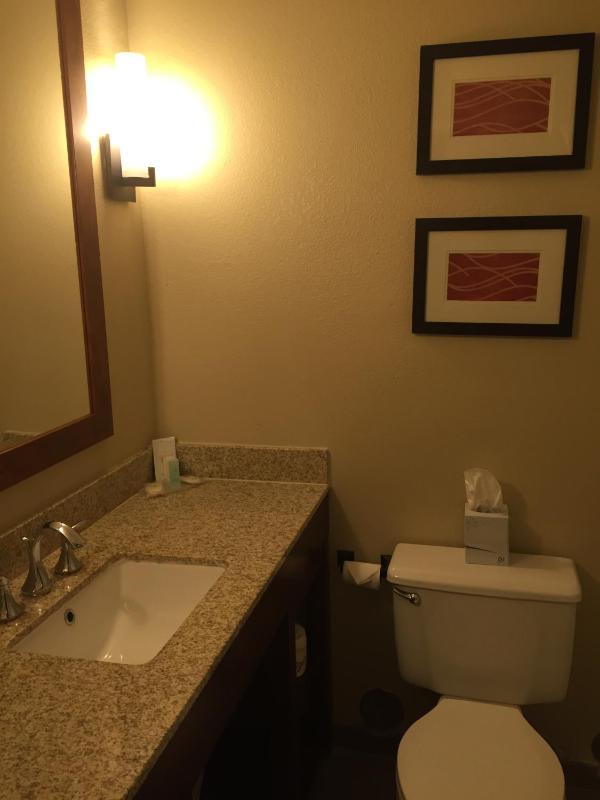 Queen Room - Mobility Accessible - Non-Smoking image 3