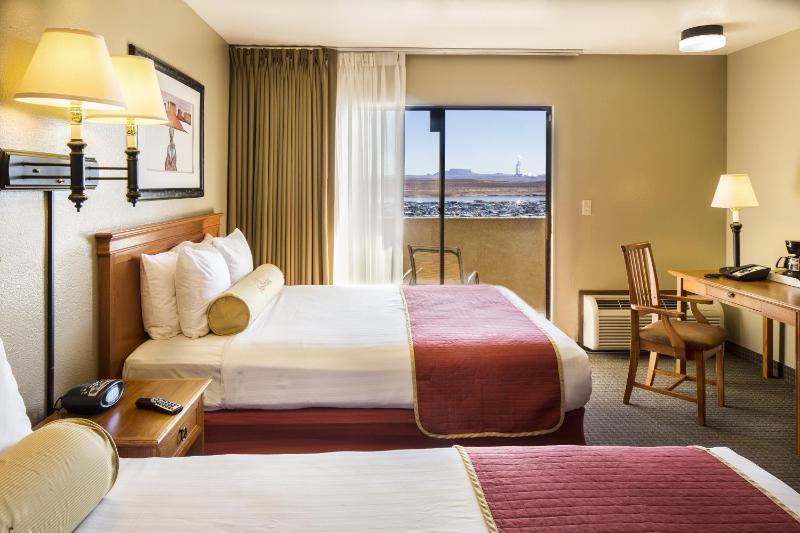 Queen Room with Two Queen Beds and View image 3