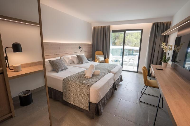 Superior Double Room (2 Adults) image 4