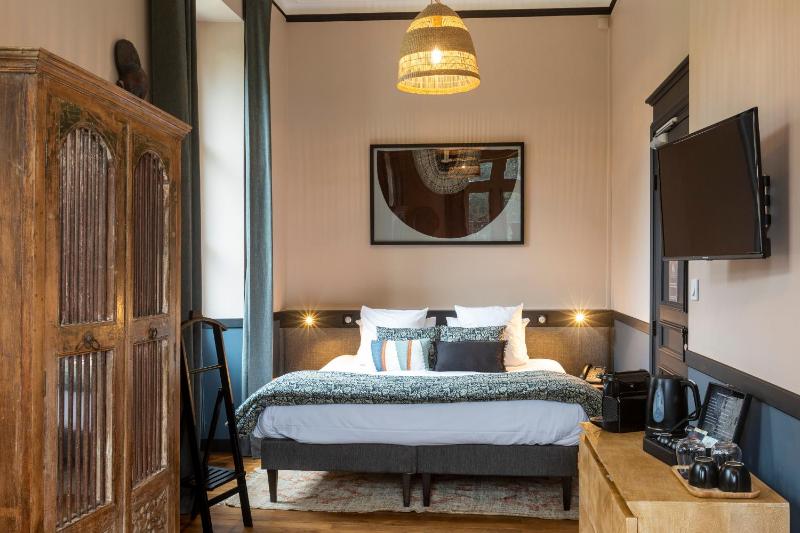 Superior Double or Twin Room image 3