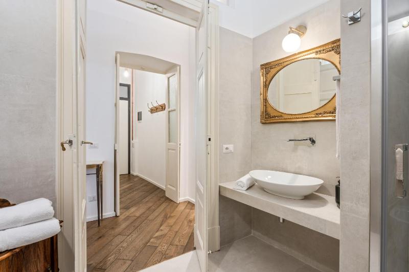 GuestHost - Palazzo della Pilotta Roomy and Quiet Flat - image 6