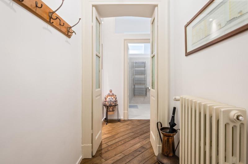 GuestHost - Palazzo della Pilotta Roomy and Quiet Flat - image 5