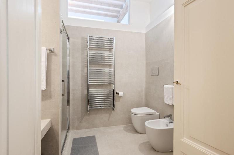 GuestHost - Palazzo della Pilotta Roomy and Quiet Flat - image 2